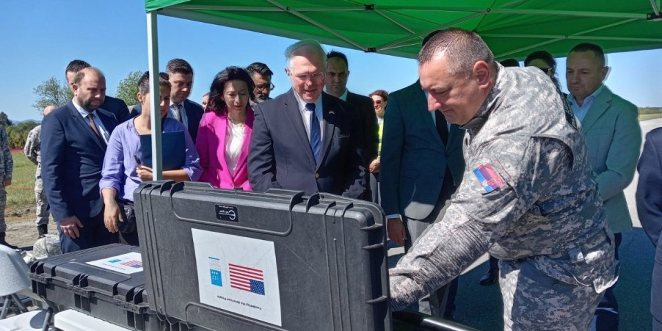 Američki ambasador u Srbiji obišao aerodrom "Ponikve"