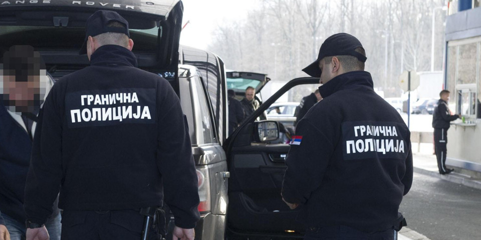 TRGOVAO LJUDIMA! Srpski državljanin uhapšen u Mađarskoj sa čak 20 ILEGALNIH MIGRANATA!