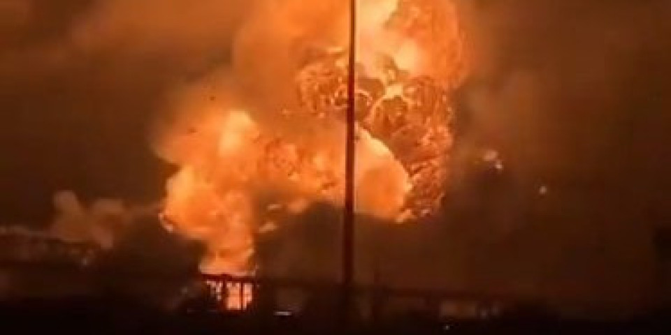 ČETVORO LJUDI POGINULO! Eksplozija u fabrici oružja u Rumuniji! /VIDEO/