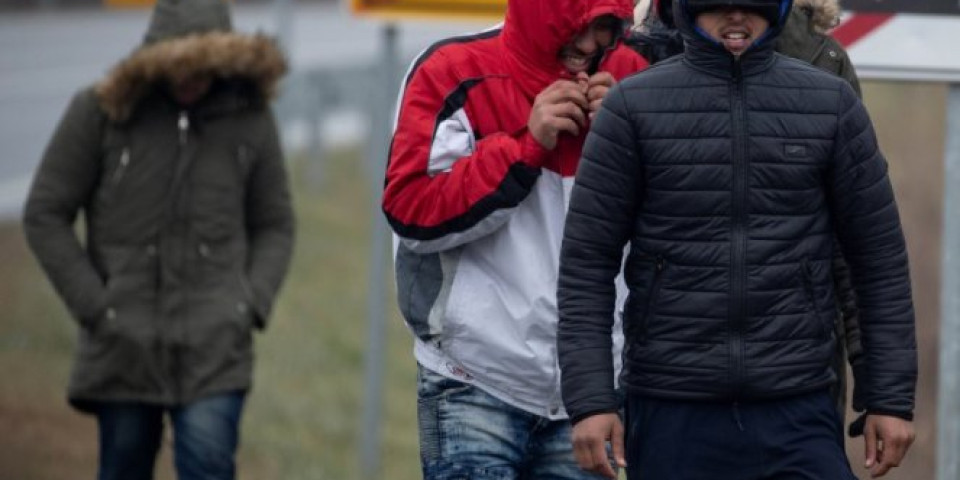 KRIJUMČARIO 15 ilegalnih migranata! Srpski državljanin uhapšen u Mađarskoj