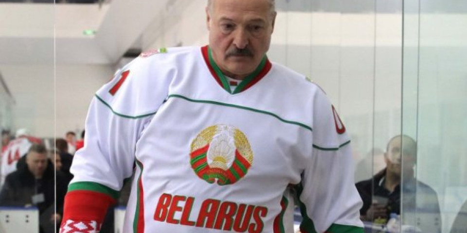 HITNO! LUKAŠENKO IMA KORONU, ZARAZIO SE DOK JE IGRAO HOKEJ?! Lider Belorusije neće u izolaciju, DA LI ĆE POMOĆI VOTKA I SAUNA?!