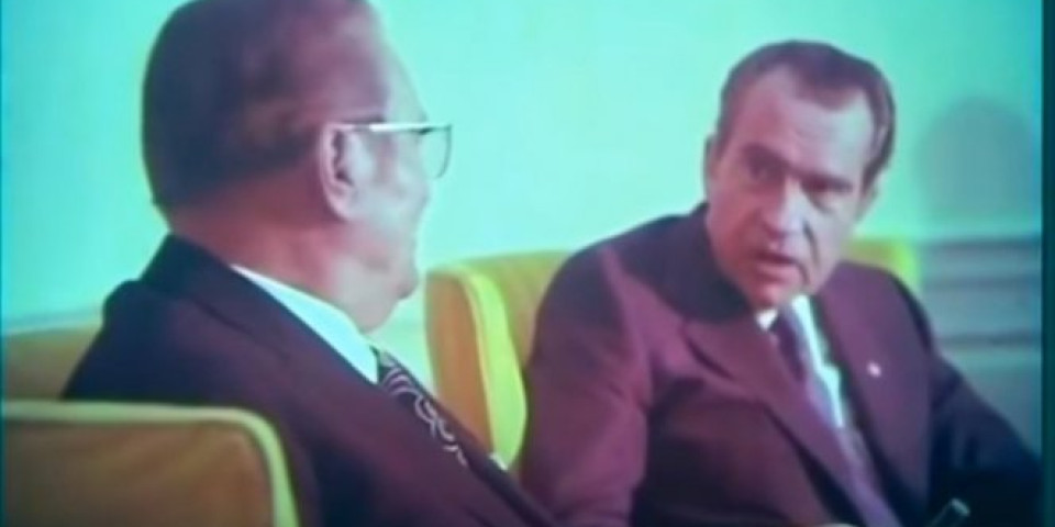 U BELOJ KUĆI SE NE PUŠI! Evo kako je Tito odbrusio Niksonu, a zatim zapalio tompus! (VIDEO)
