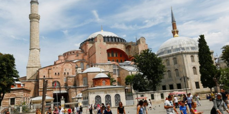 AJA SOFIJA POSTAJE DŽAMIJA! Čavušoglu otkrio turski plan za nekada najveću hrišćansku crkvu! (VIDEO)