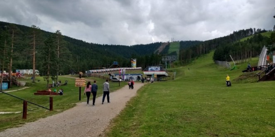 (FOTO) OTVORENA letnja sezona na Ski centru Tornik