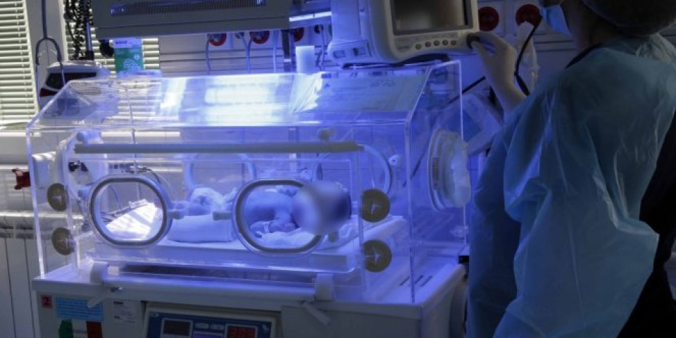 (VIDEO/FOTO) EKSKLUZIVNI SNIMAK SA MESTA NA KOME SE U OPASNO VREME RAĐAJU ŽIVOTI Doktorka Snežana: Kod zaraženih trudnica na porođaju POSTOJI JEDAN BITAN USLOV KOJI MORA DA BUDE ISPOŠTOVAN