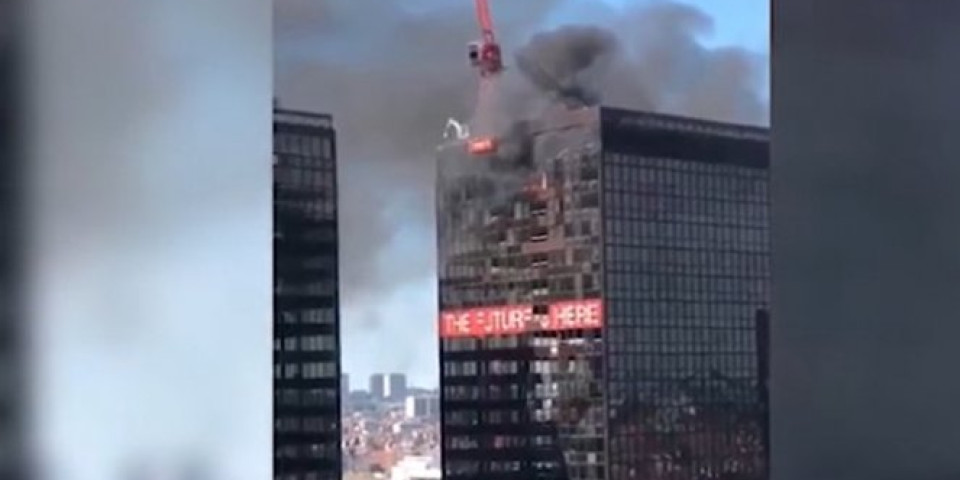 Gori toranj Svetskog trgovinskog centra u Briselu (Video)
