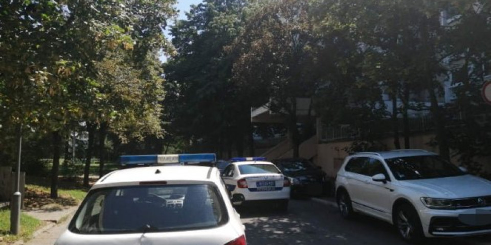PRVE SLIKE SA LICA MESTA Ovde se noćas dogodila tragedija - maloletni Crnogorac pozvao policiju, oni zatekli UŽAS