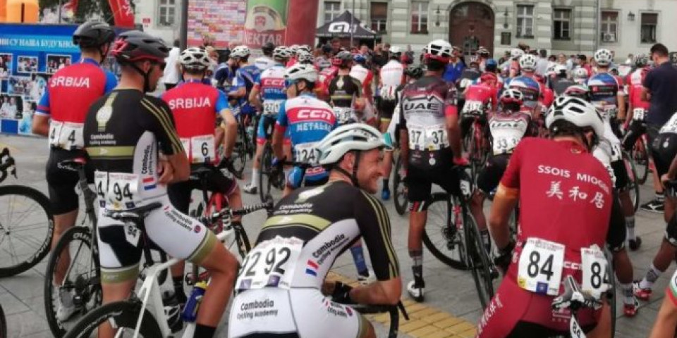 (VIDEO) TRKA KROZ SRBIJU PROŠLA KROZ BANAT: Na 104 kilometra dugu etapu krenulo120 biciklista iz 18 zemalja