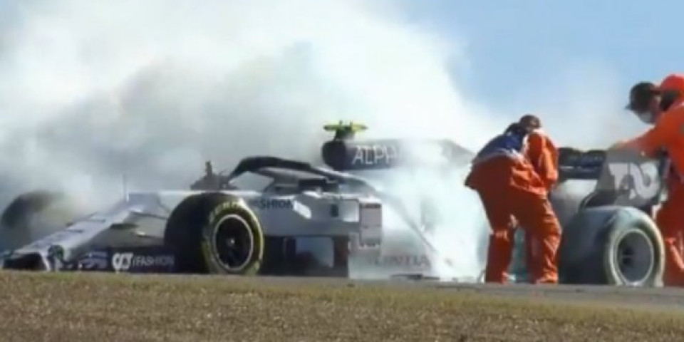 (VIDEO) UŽAS NA STAZI! Zapalio se bolid Formule 1!