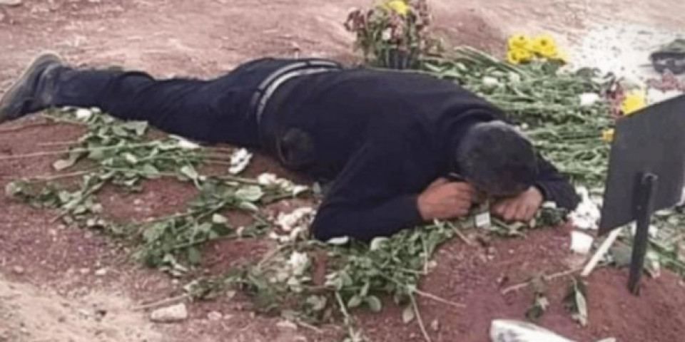 SAV BESMISAO I TUGA RATA U SLICI SA KAVKAZA! Neutešni otac leži na grobu sina poginulog u Nagorno Karabahu!