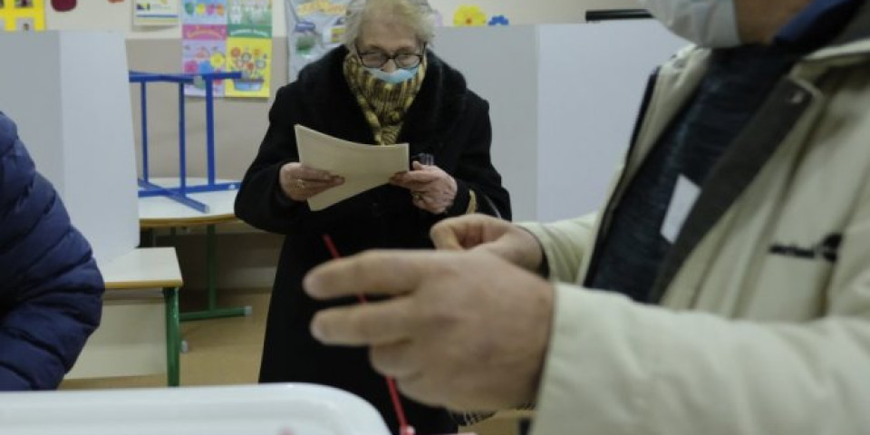 ZATVORENA BIRAČKA MESTA! Mostar glasao nakon 12 godina