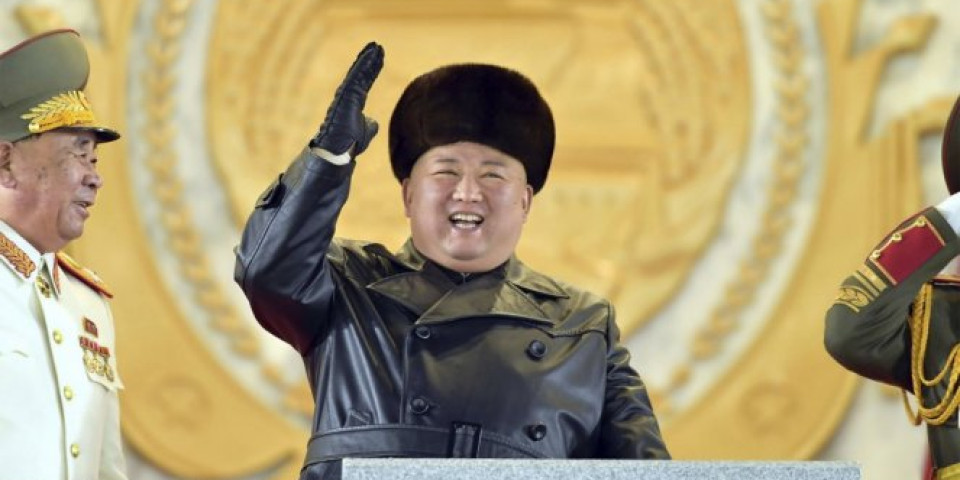 SEVERNA KOREJA POKAZALA NAJMOĆNIJE ORUŽJE NA SVETU! Kim Džong Un najavio jačanje nuklearne moći zemlje! /FOTO/
