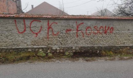 OTVORENA SEZONA LOVA NA SRBE?! Na porodičnoj kući porodice Krstović osvanuo ispisan grafit "UČK - Kosovo"