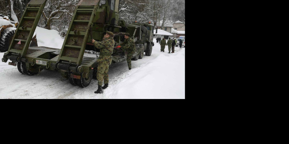 Stefanović u Crnoj Travi, zbog snega i zavejanih puteva tražili pomoć vojske