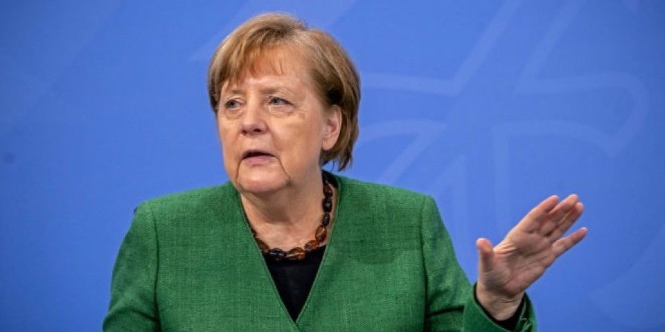 BURA U NEMAČKOM PARLAMENTUI! Merkel traži veća ovlašćenja zbog kovida, pobunili se poslanici krajnje desnice!