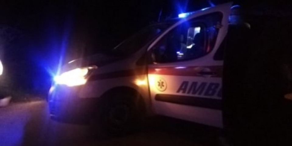 TEŠKA NESREĆA NA NOVOM BEOGRADU: "10 osoba izvlačilo povređenog iz oštećenog  vozila"