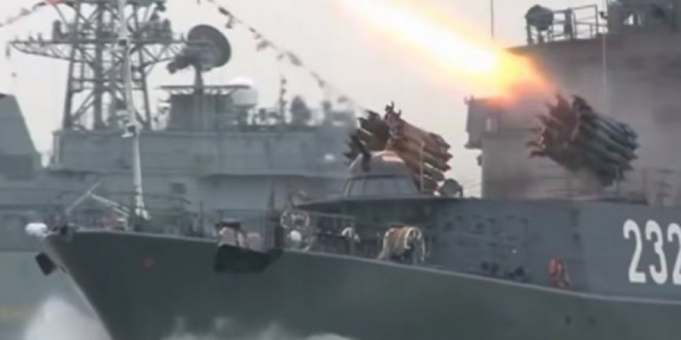RUSIJA DOKAZALA MOĆ! Vojna flota uspešno odbila napad "protivnika" u blizini Kamčatke! /VIDEO/
