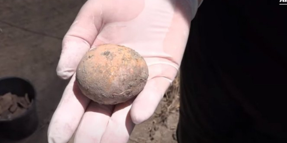OTKRIĆE KOJE JE ŠOKIRALO ARHEOLOGE! Tokom iskopavanja u Izraelu u SEPTIČKOJ JAMI pronašli su jaje staro 1.000 godina! Foto/Video