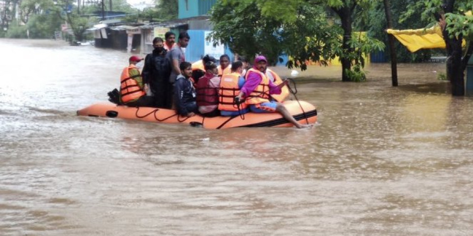 STRAŠNO! Više od 150 ljudi poginulo u poplavama