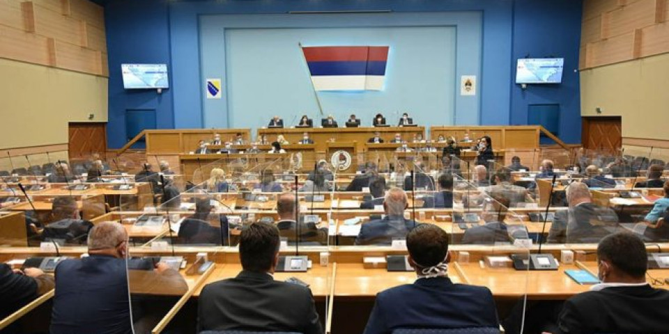 BANJALUKA PROZVALA ZAPADNE SILE I KFOR, OVO IDE U SAVET BEZBEDNOSTI UN! Parlament Srpske usvojio Rezoluciju o zaštiti Srba na Kosovu i Metohiji