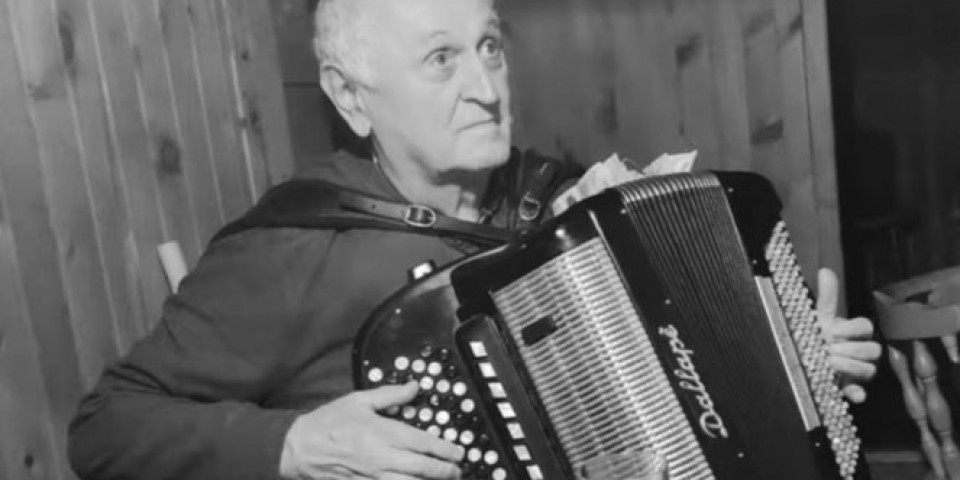 SAHRANJEN NOVICA NEGOVANOVIĆ! Legendarni muzičar ispraćen je na VEČNI POČINAK u svom rodnom selu!