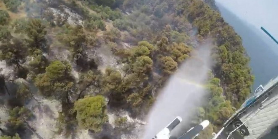 EKSKLUZIVNO U INFORMERU! Dosad neviđeni snimci helikopterske jedinice MUP Srbje u vatrenim stihijama u Grčkoj!