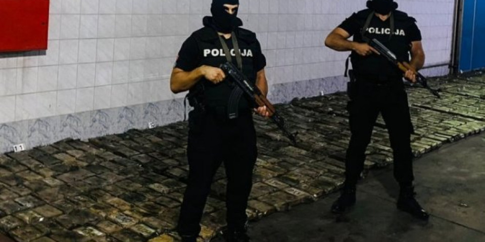 Marina pred policajcima pozvala jedan broj...: Šok scena nakon istorijske zaplene "kovid" kokaina u Crnoj Gori
