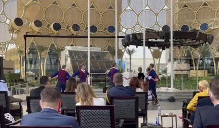 POVELO SE KOLO u Al Vasl kupoli! Posle "Bože pravde" u Dubaiju se ORILA TRADICIONALNA SRPSKA MUZIKA! (VIDEO)
