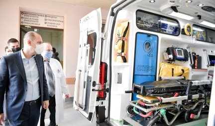 Opšta bolnica u Požarevcu dobila opremu vrednu milion evra! Od danas u upotrebi nov skener, rengen aparat i sanitetsko vozilo!