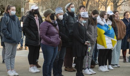 Rusi iz Zaporožja iselili stotine porodica - podržavju Kijev, a to se ne sme! Daju im flašu vode i...