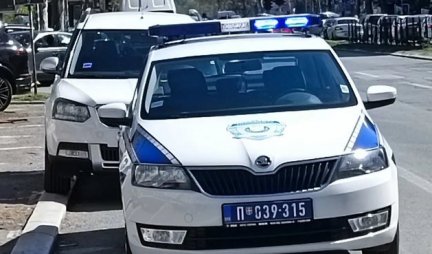 MLADIĆ DOŠAO U BOLNICU SA POVREDAMA OD SEKIRE: Policija utvrđuje šta se dogodilo na Novom Beogradu
