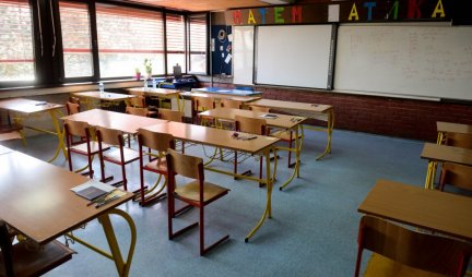 Zbog smrada zatvorena učionica istorije u Prijepolju: Nemoguće održati čas, roditelji zabrinuti