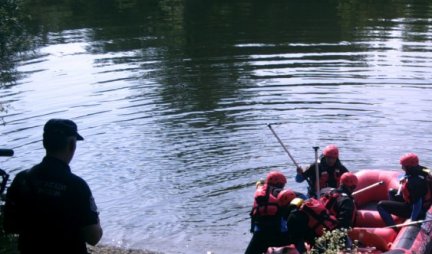 Osoba koja je skočila u Zapadnu Moravu pronađena živa! Vatrogasci obustavi potragu kod Trstenika!