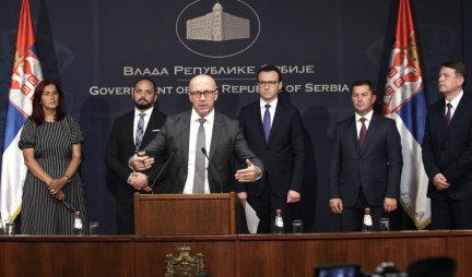 Poslanici Srpske liste vratili mandate Skupštini lažne države Kosova