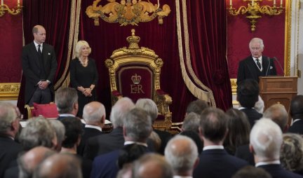 "BOŽE, ČUVAJ KRALJA!" ČARLS III ZVANIČNO POSTAO KRALJ! Evo šta je novi britanski monarh poručio u svom prvom obraćanju na istorijskoj ceremoniji u Londonu! (FOTO, VIDEO)