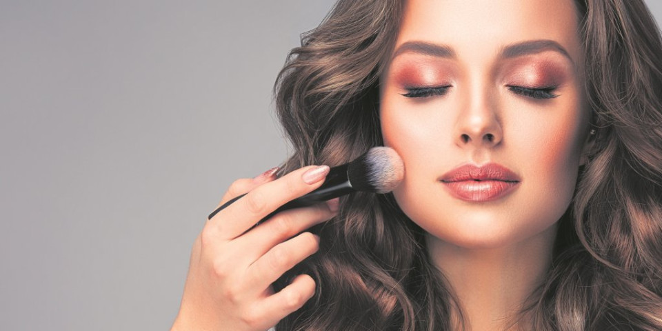 8 stvari koje se dešavaju kada prestanete sa šminkanjem, na duže vreme