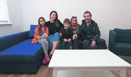 DANIJELA VASILIJEVIĆ I FONDACIJA "HUMANA SRCA" U BELOJ CRKVI! Porodici Petroman obnovljena kuća