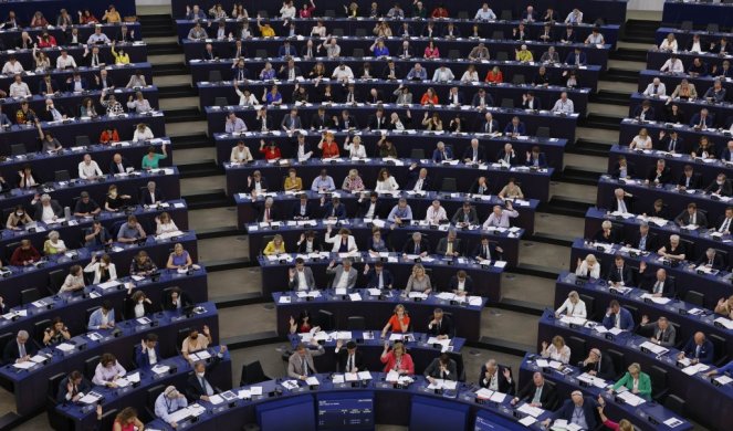 Čista šizofrenija! Evropski parlament traži od Vučića da prizna Kosovo u skladu sa međunarodnim pravom!