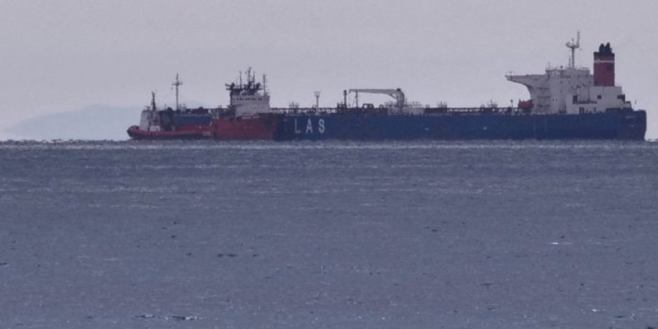 Huti raketirali naftni tanker u Crvenom moru!