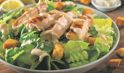 Ovakvu Cezar salatu niste probali Džejmi Oliver je dodao tajne sastojke