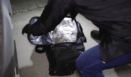 OVO JE UČENICA KOJA JE ŠVERCOVALA 8,5 KG DROGE! Marihuana nađena u "smartu", sa njom uhapšen i maloletnik