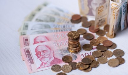 Veliko poverenje građana u domaću valutu: Dinarska štednja skočila čak 40% u bankama oročeno 129 milijardi!
