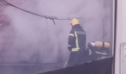 Teško povređena dva radnika: Požar u Zemunu