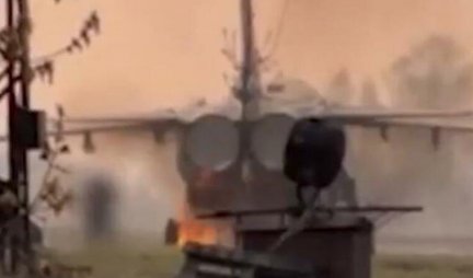 (VIDEO) DRAMA U RUSIJI! ZAPALJEN BOMBARDER SU-24! Incident u fabrici aviona, policija u Novosibirsku traga za počiniocima!