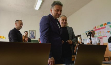 STIŽE OPTIČKI INTERNET U SEOSKE ŠKOLE! Sada đaci sa sela imaju iste mogućnosti kao i deca u najvećim beogradskim i novosadskim školama (FOTO/VIDEO)