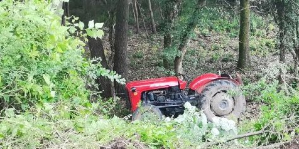 Traktorista poginuo kod Gornjeg Milanovca! Išao kroz šumu i prevrnuo se