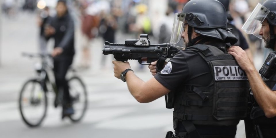 Pet policajaca uhapšeno zbog ubistva mladića tokom nereda u Francuskoj
