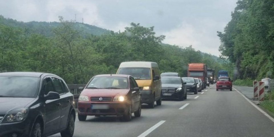 Važno za sve vozače: "Pametni znaci" preporučuju najbezbedniju brzinu od Pojata do granice sa Crnom Gorom