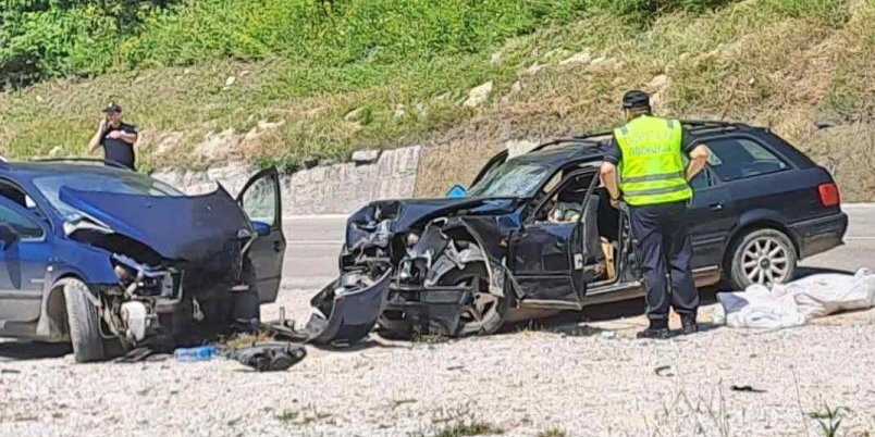 Kobno preticanje! Vozač poginuo u stravičnom čeonom sudaru kod Nove Varoši