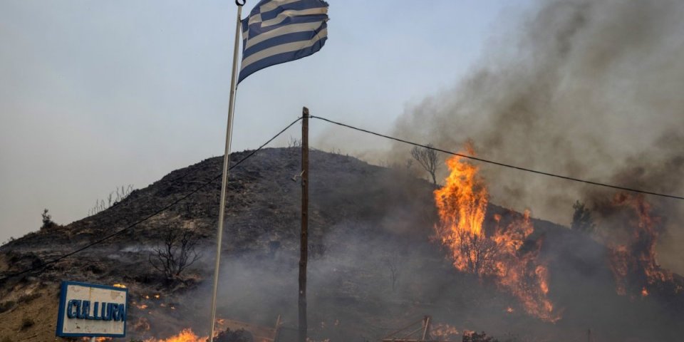 Treća žrtva stravičnih požara u Grčkoj: Čovek stradao kada je pokušao da spasi svoje životinje!